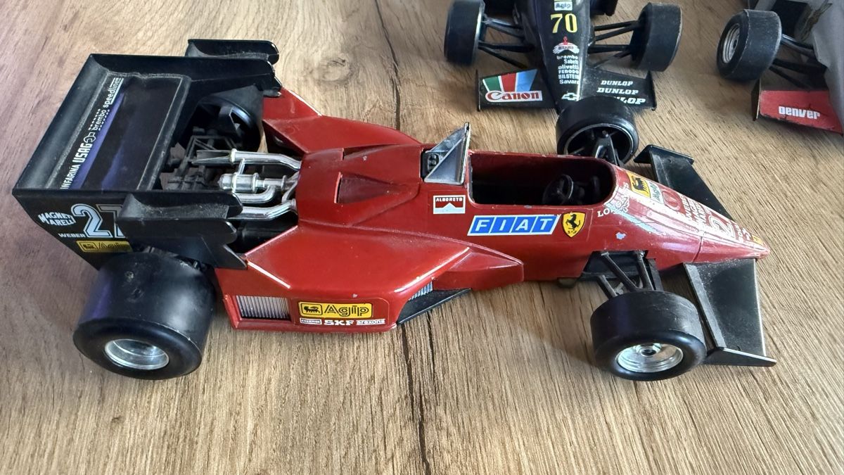 Bburago Modellini d'auto: Modellautos Burago – Usato da Allschwil venduto da Schweiz2016 1