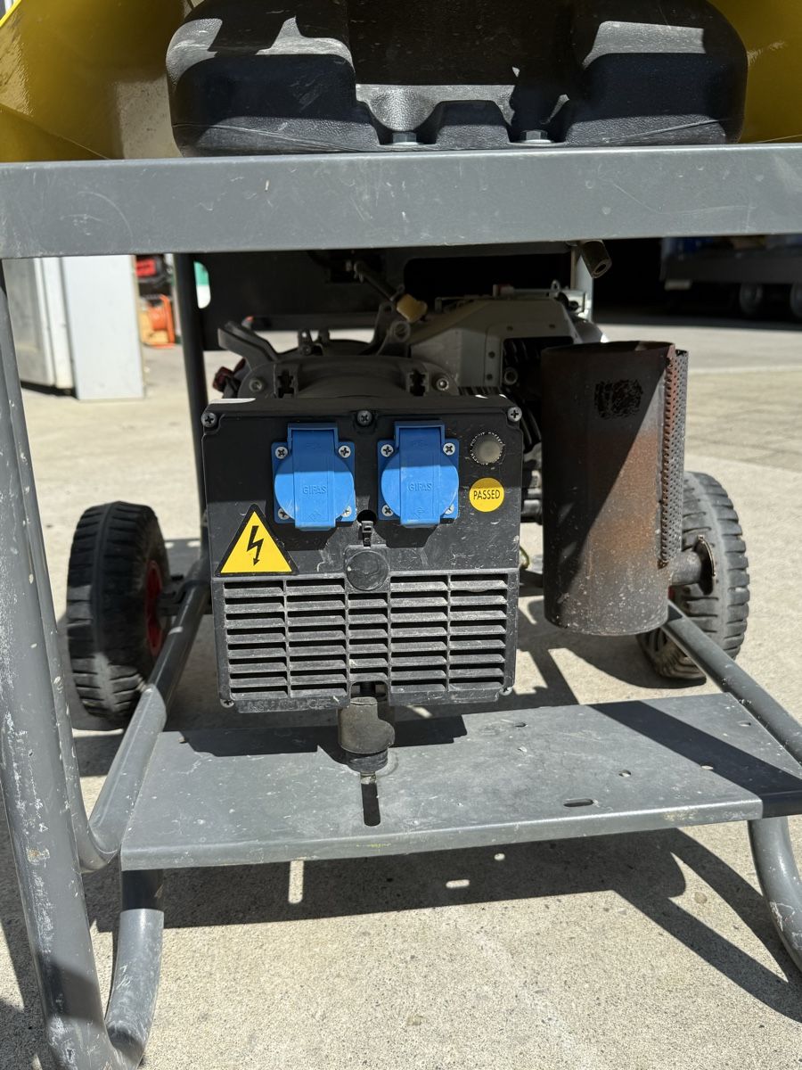Generatori di corrente: Generator Notstromaggregat – Usato da Brunnen venduto da Steini89 4