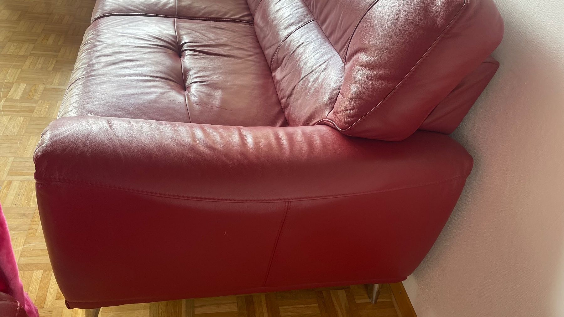 Divani: Zwei Rote Echtleder Sofas – Ideal für Wohnzimmer oder Büro – Usato da Kägiswil venduto da asp_9cd9 5