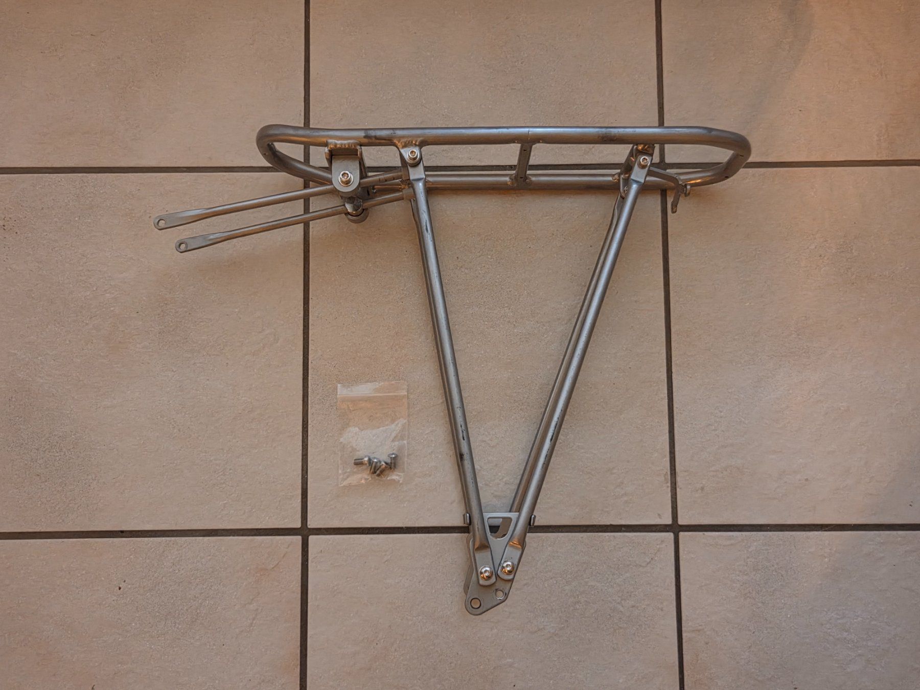 Pezzi di ricambio: Gepäckträger FOLDIT ADJUSTABLE 2.0 Silber – Usato da Rotkreuz venduto da vabu33