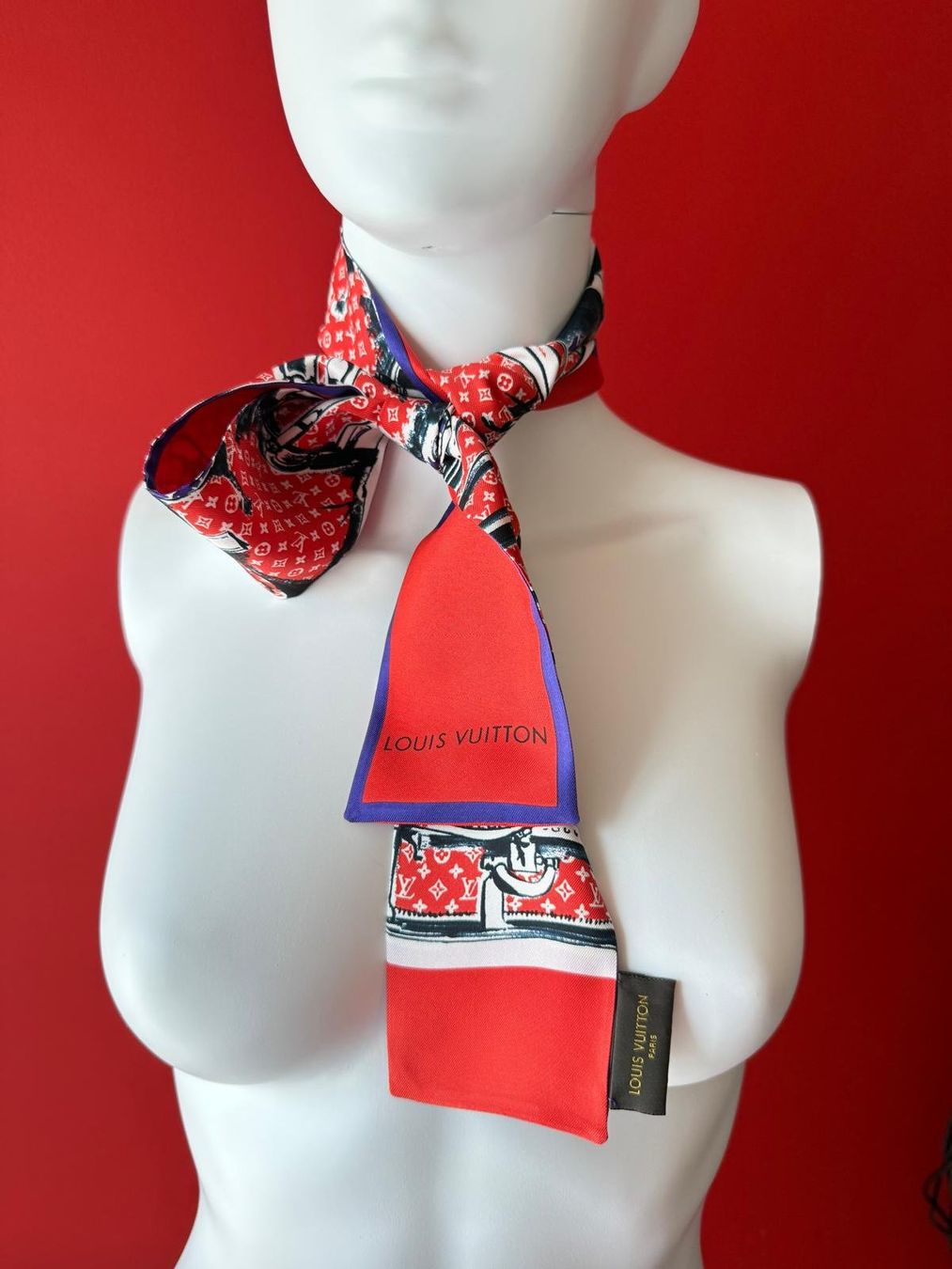 Louis Vuitton Foulard & Sciarpe: Louis Vuitton Twilly Trunk – Nuovo (secondo la descrizione) da Oberarth venduto da SSS. 4