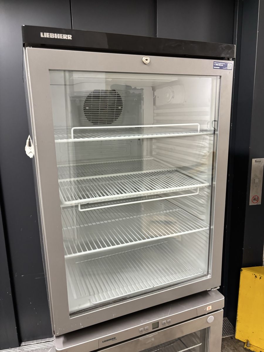 Elettrodomestici da cucina: 2 Liebherr Kühlschränke ab 1.-  – Usato da Dietikon venduto da dia_y8y5 4