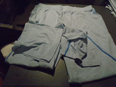Pyjamahosen ca. Grösse M, hellblau