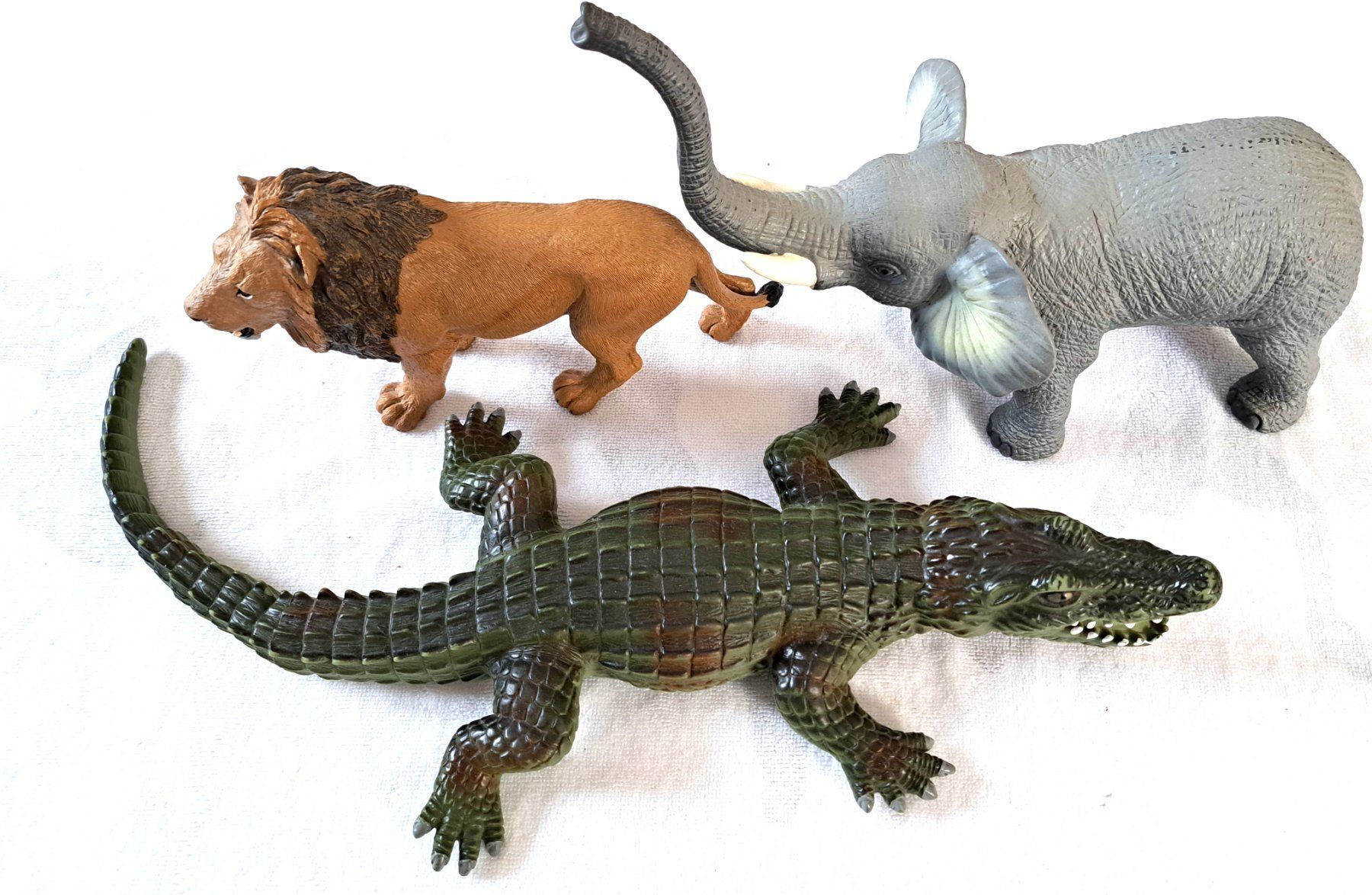 Spielzeuge: 3 grosse Tiere – Gebraucht aus Uitikon Waldegg von Smeragol