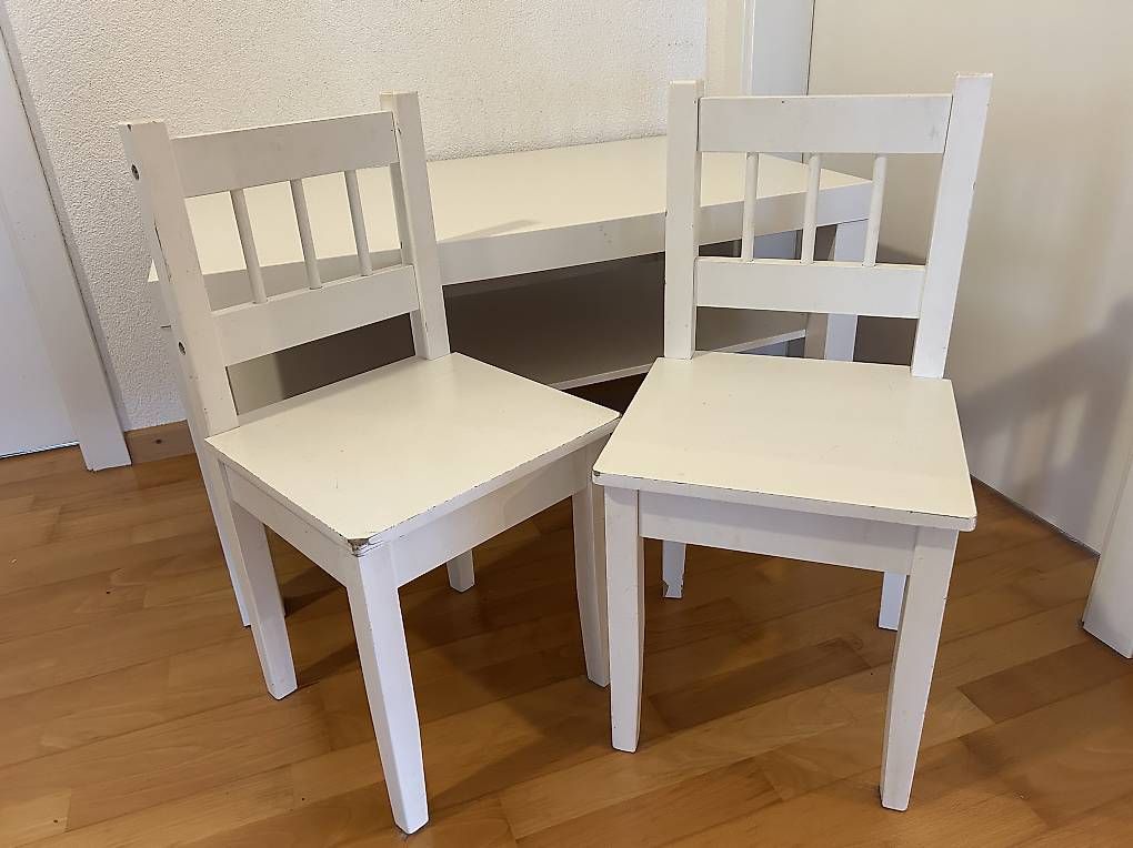 Set di tavolo e panche: GRATIS: IKEA Tisch & 2 Kinderstühle – Usato da Gerlikon venduto da Ariane13 2