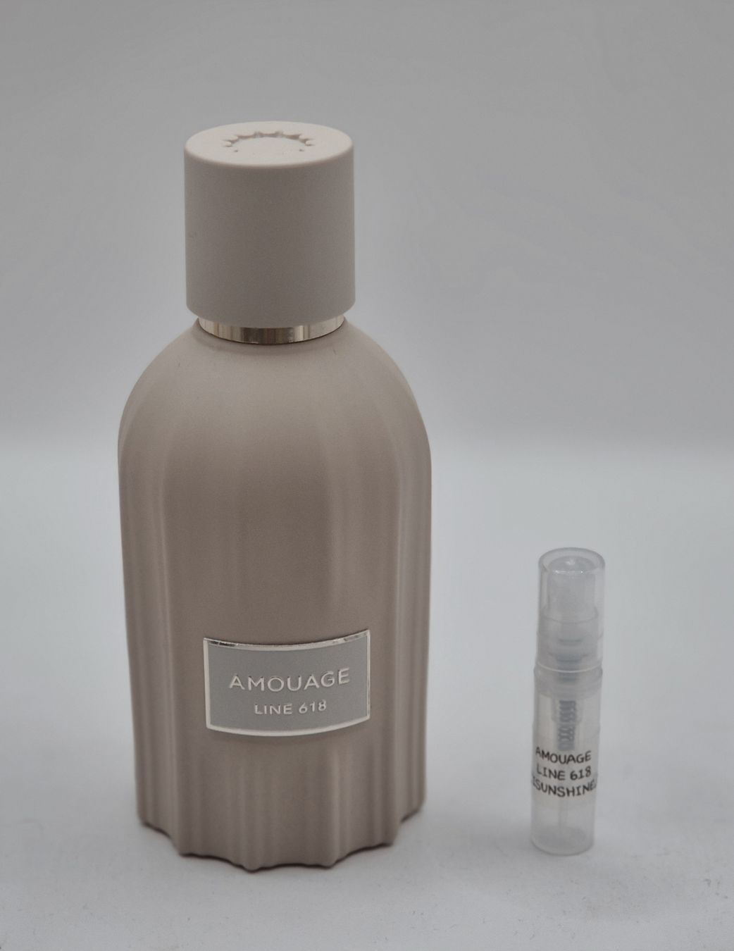 Amouage Profumi & Eau de Toilette: 2 ml LINE 618 AMOUAGE ABFÜLLUNG – Nuovo (secondo la descrizione) da St. Gallen venduto da CaliSunshine