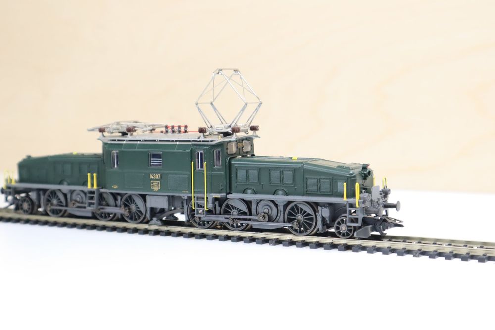 Locomotive Märklin 39563 – Crocodile Ce 6/8 III – Échelle HO – Occasion, état Optimal
