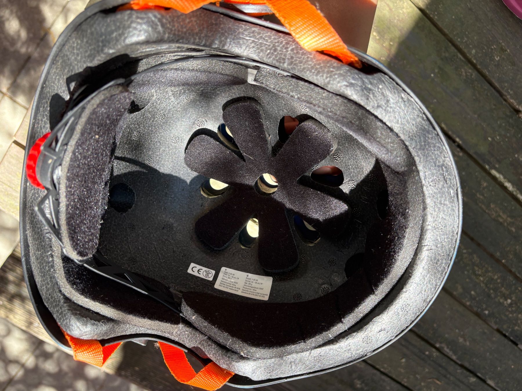 Caschi: Zwei Damen Velo Helme – Usato da Othmarsingen venduto da shi_z6zz 4