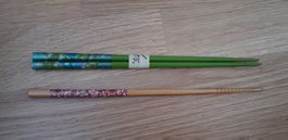 Essstäbli Set: Grün & Holz, asiatisch, neuwertig.