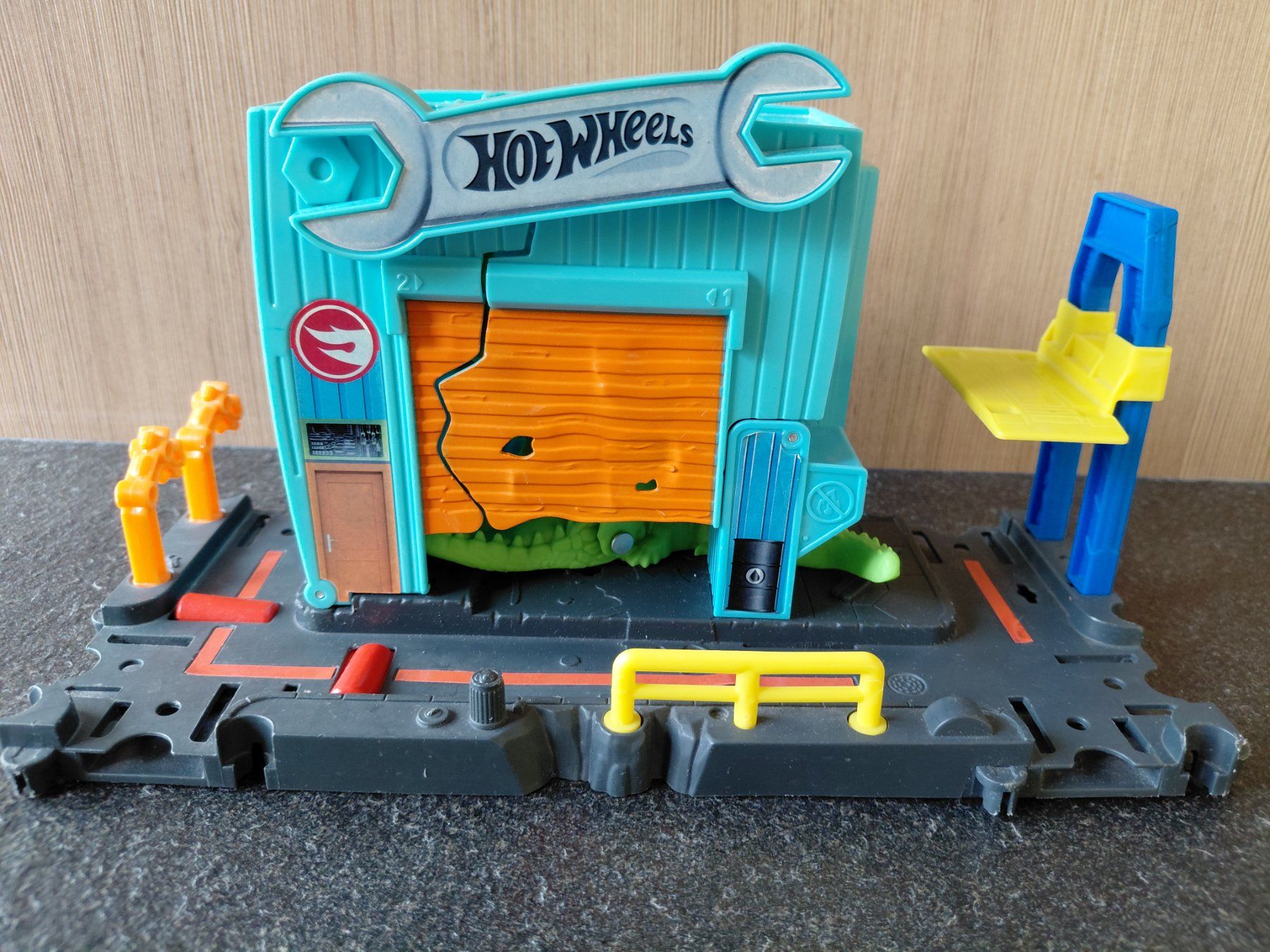 Hot Wheels Giocattoli: Hotwheels Garage Attaque Alligator – Usato da Renan BE venduto da Epicurien0017 2