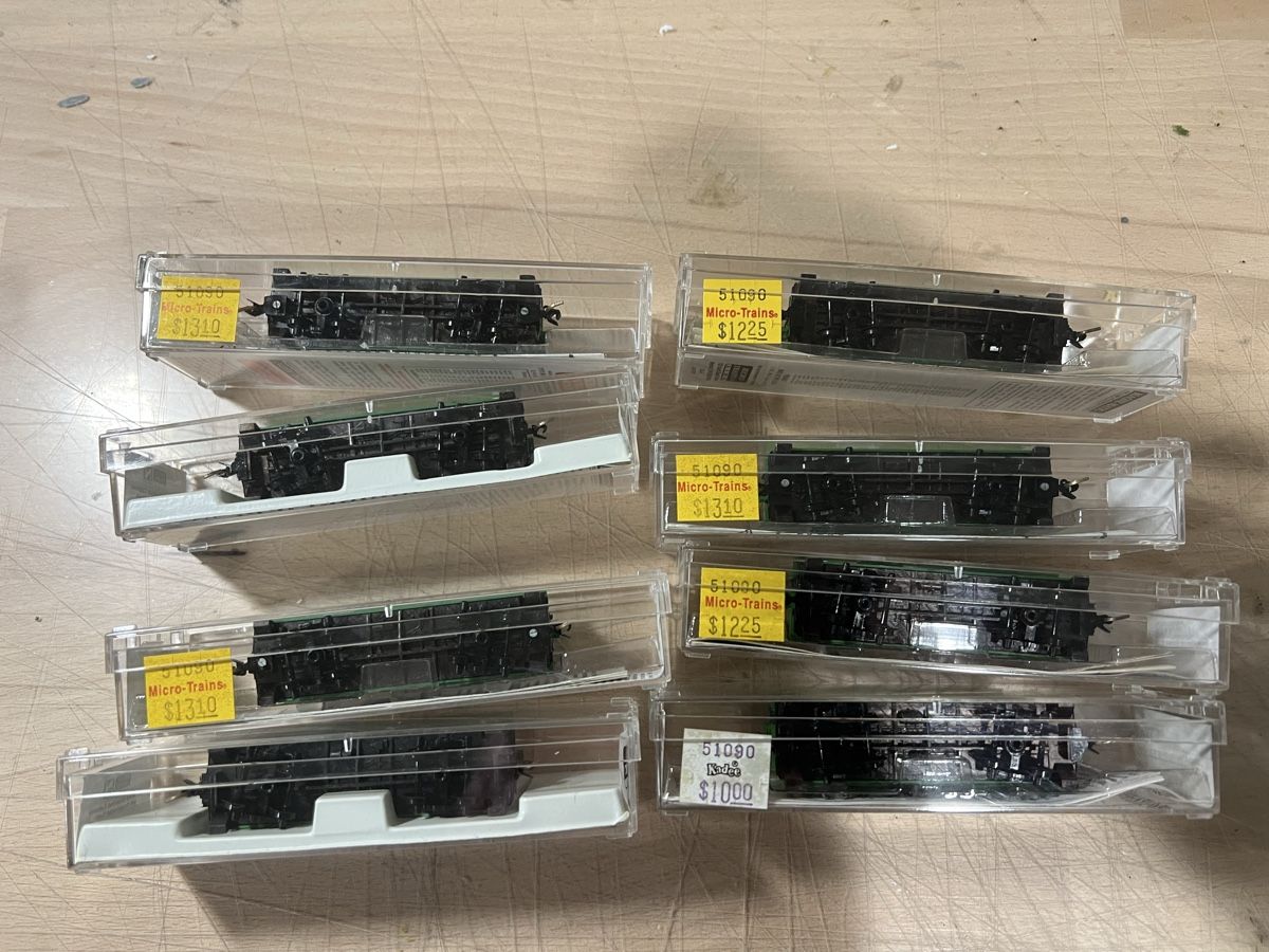 Burlington Modellini di ferrovie: Micro-Trains Burlington Northern , Caboose – Usato da Dübendorf venduto da Troggy 1