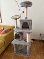 Katzenbaum/Kratzbaum grau gut erhalten