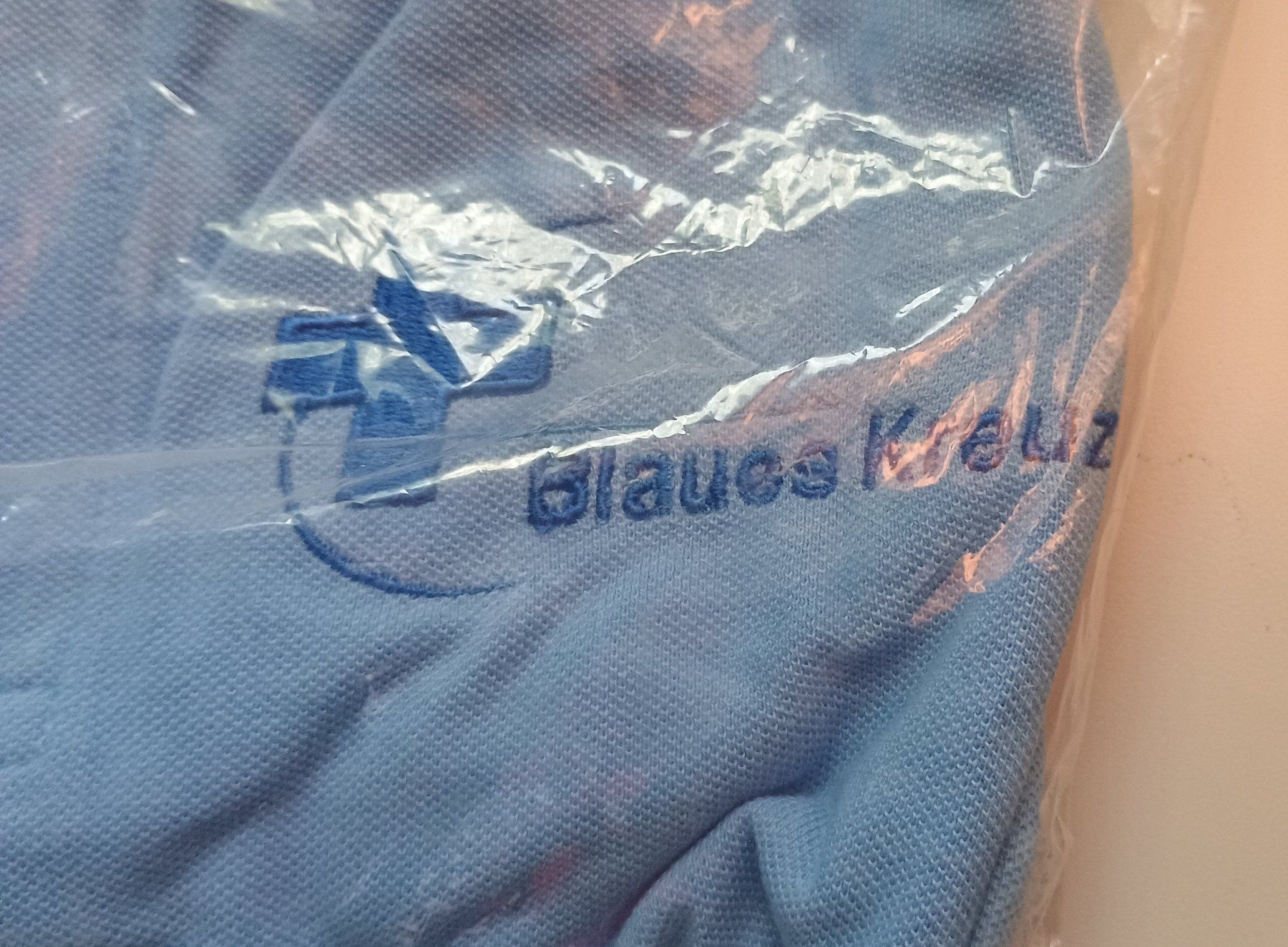 Maglioni & Felpe: Pullover blaues Kreuz Gr. L – Nuovo e nell'imballaggio originale da Rothrist venduto da GIWALD 1
