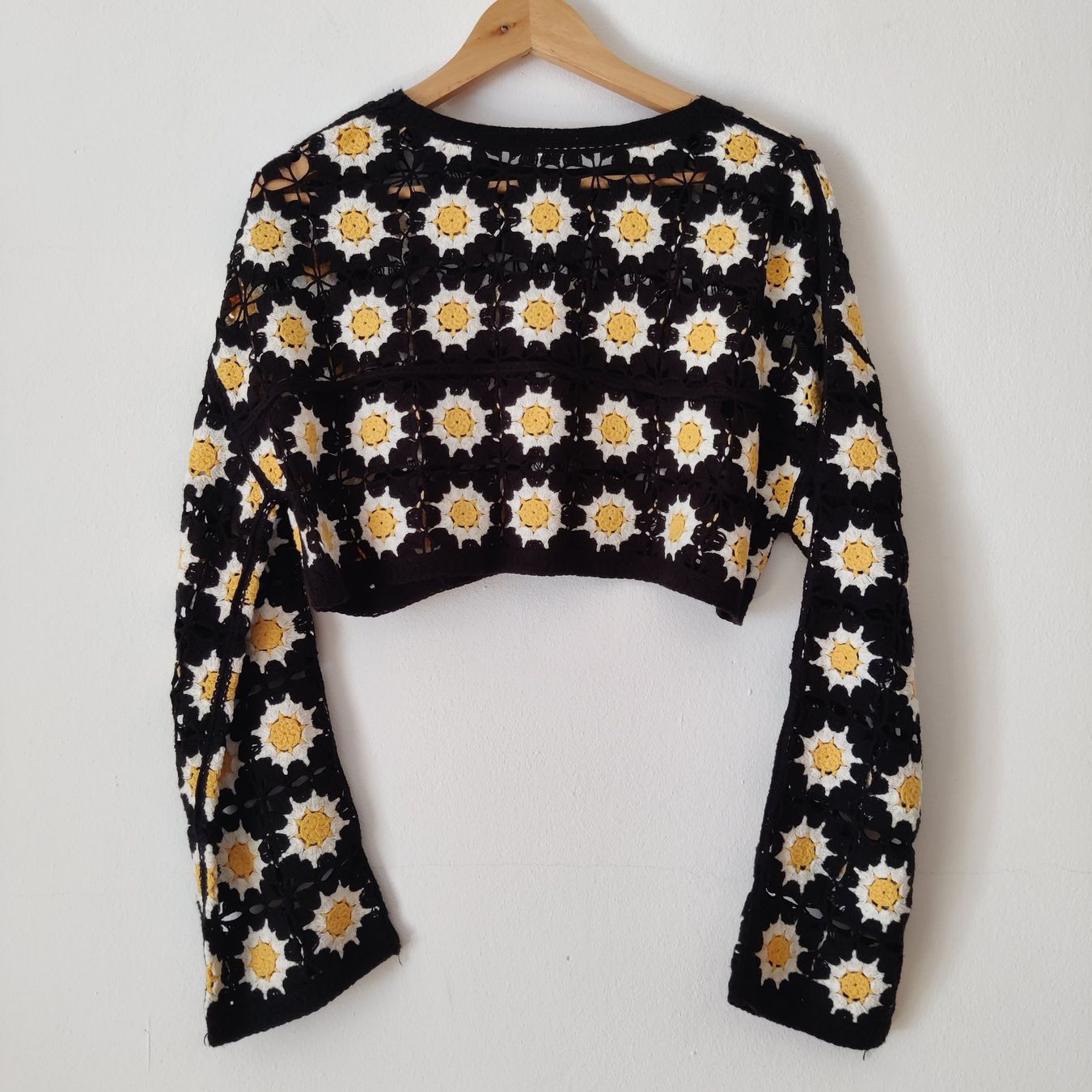 Zara Maglioni & Felpe: ZARA Boho Häckel Top Pulli Shirt Bluse kurz Patchwork Gr.S – Usato da Winterthur venduto da Lotusherz 2