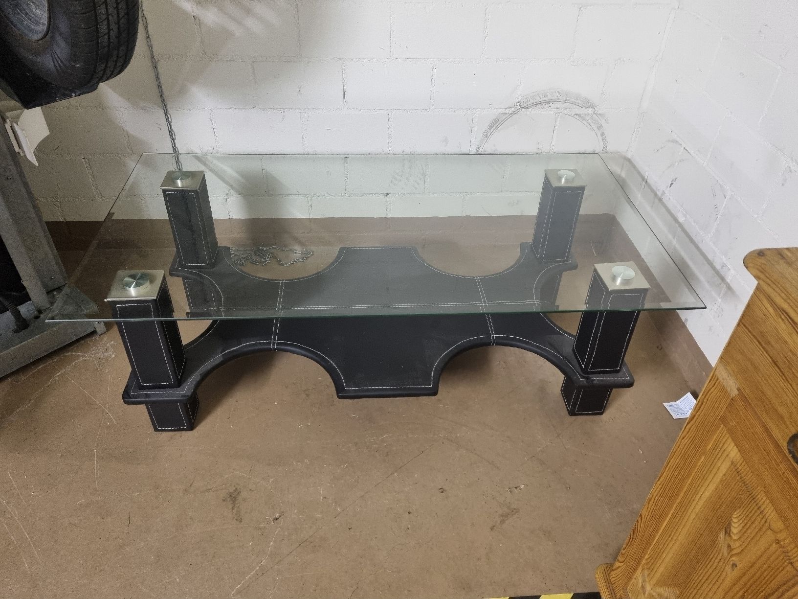 Set de table et chaises: Salontisch Glas mit Stühlen – Neuf (Voir description) à Oeschgen par Toffiffee