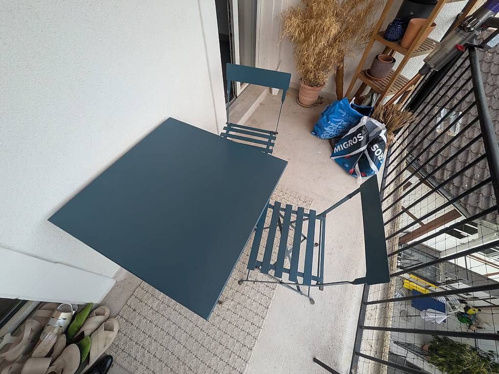 Westwing Tavoli: Quadratischer Klapptisch & 4 Stühle – Usato da Basel venduto da guy_l9dd