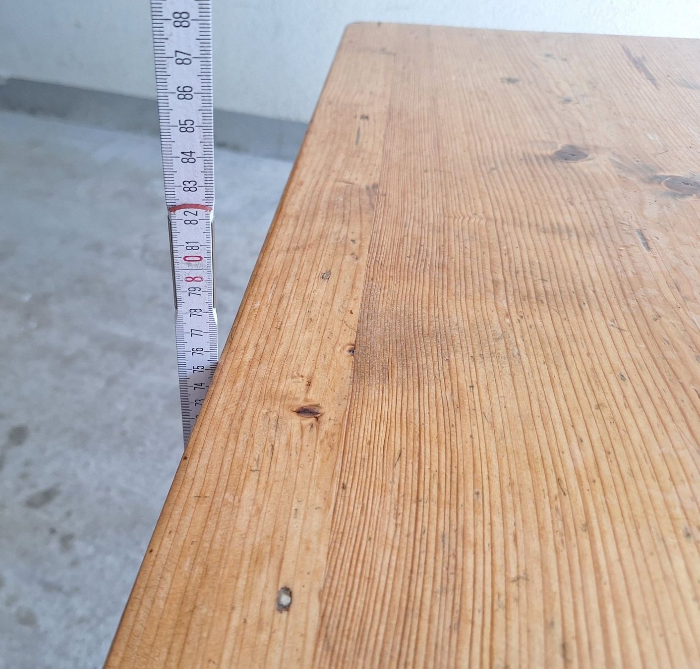 Tische: Holztisch massiv, gebraucht – Gebraucht aus Vordemwald von Denny 3