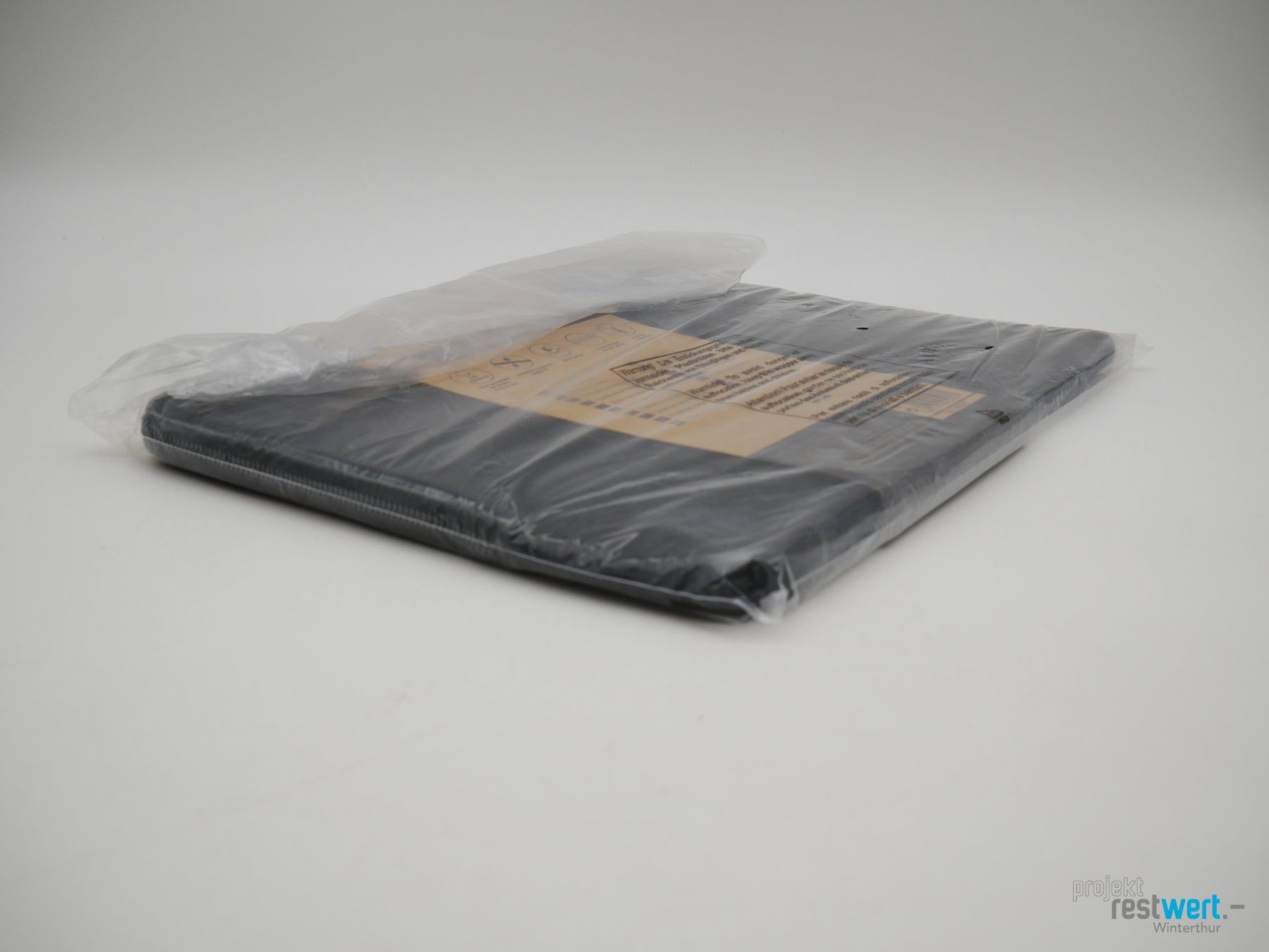 Covers & Taschen: VIVANCO Universal Notebok Sleeve – Neu und originalverpackt aus Winterthur von Restwert_Winterthur 2
