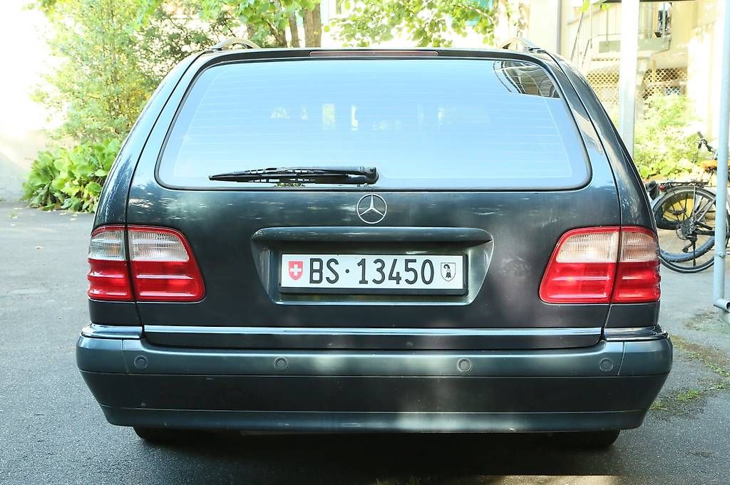 Mercedes-Benz Automobili: E-Klasse w210 Jg2001 – Usato da Basel venduto da jacobian3 3