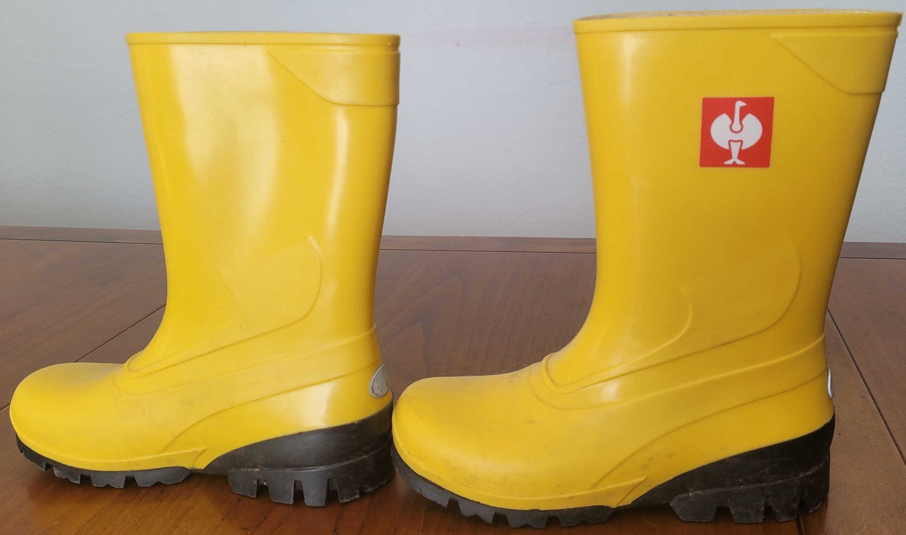 Engelbert Strauss Scarpe per ragazzi: Gelbe  Engelbert Strauss -Gummistiefel, Größe 33 – Usato da Bözberg venduto da Dave17 1
