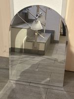 Schöner Badezimmerspiegel mit Beleuchtung