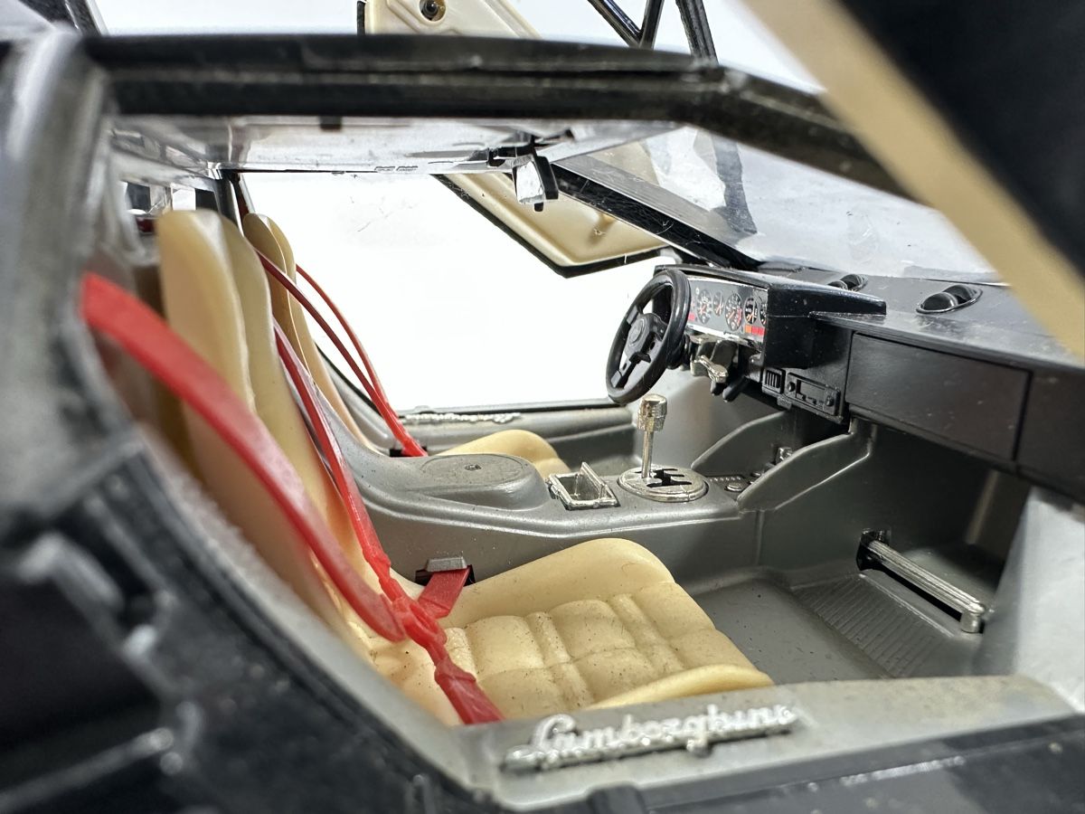 Bburago Modellautos: Lamborghini Countach 1:18, schwarz, BBURAGO  – Gebraucht aus Zofingen von rf9_x2xt 6