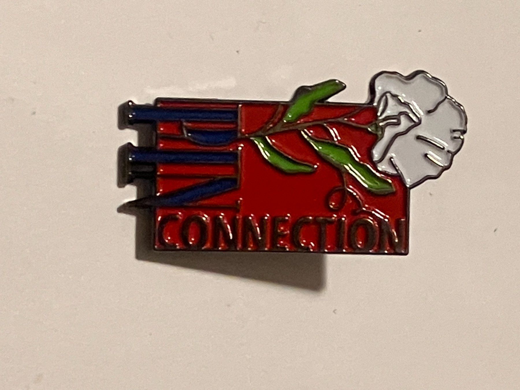 Placchette & Badge: 1 Pin "Pin Connection" – Usato da Basel venduto da djwwpp