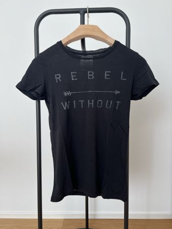 Zoe Karssen T-Shirt, Schwarz, Gr. XS - "Rebel Without" Print