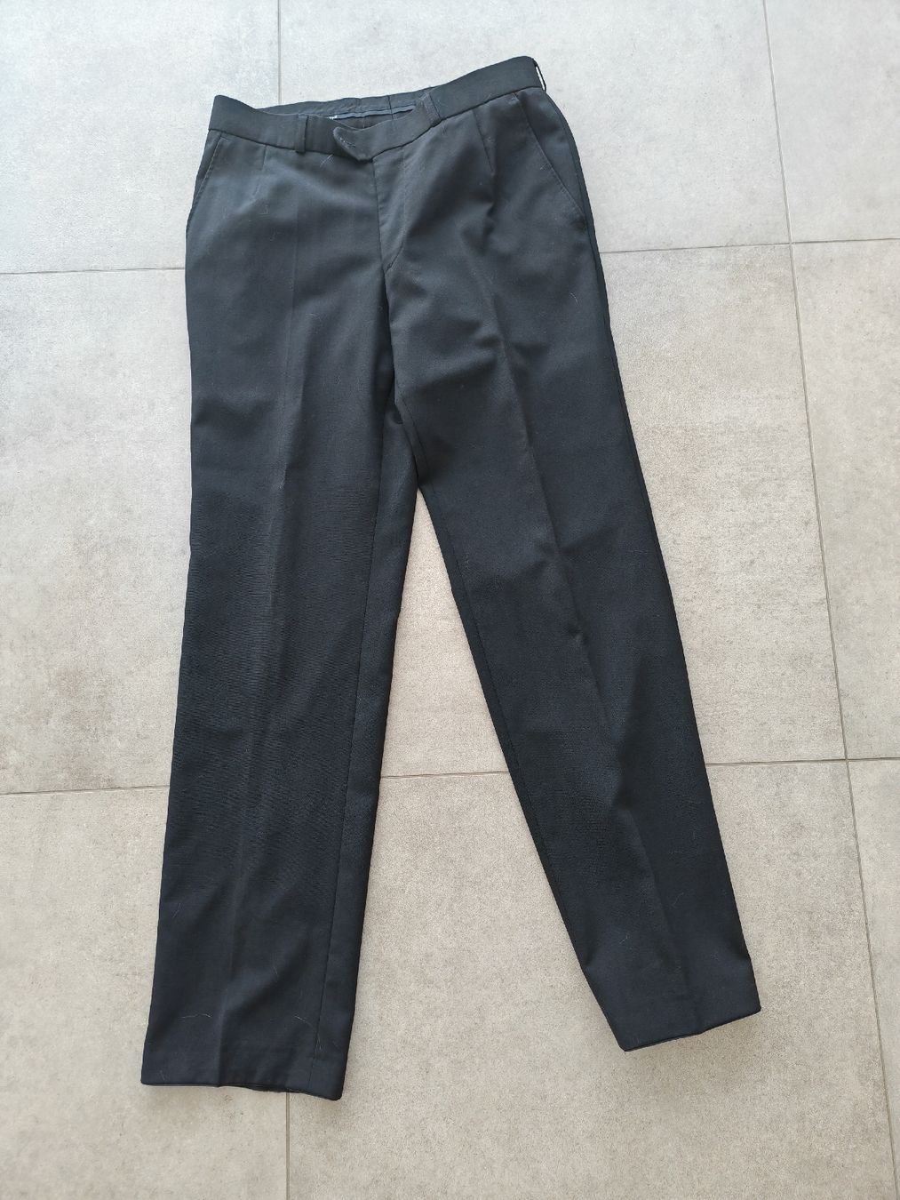Completi: Costume Taille 48, coupe ajustée – Usato da Longirod venduto da DigiSmart 4