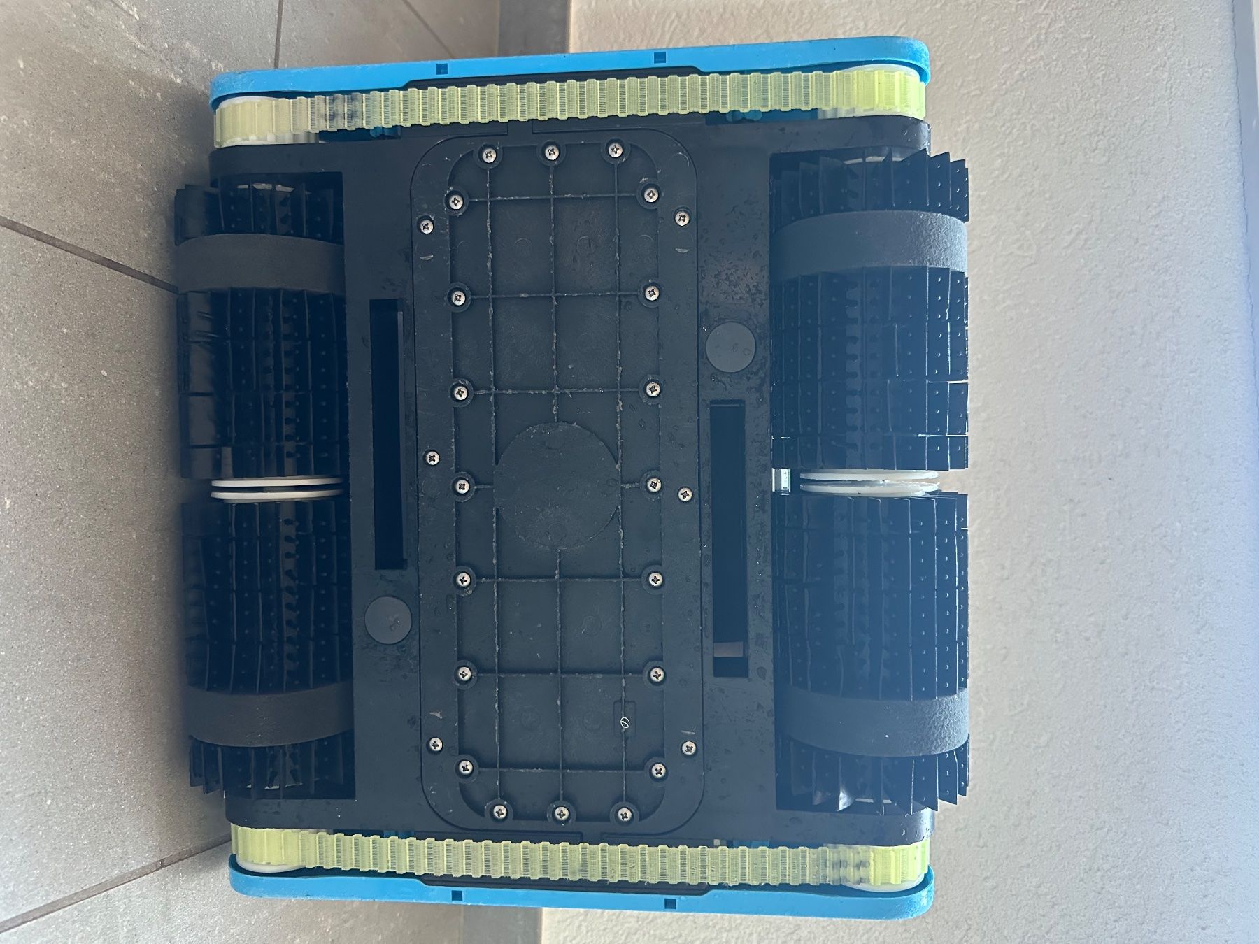 Accessori per Piscine: Poolroboter – Usato da Recherswil venduto da Xanibelle 2