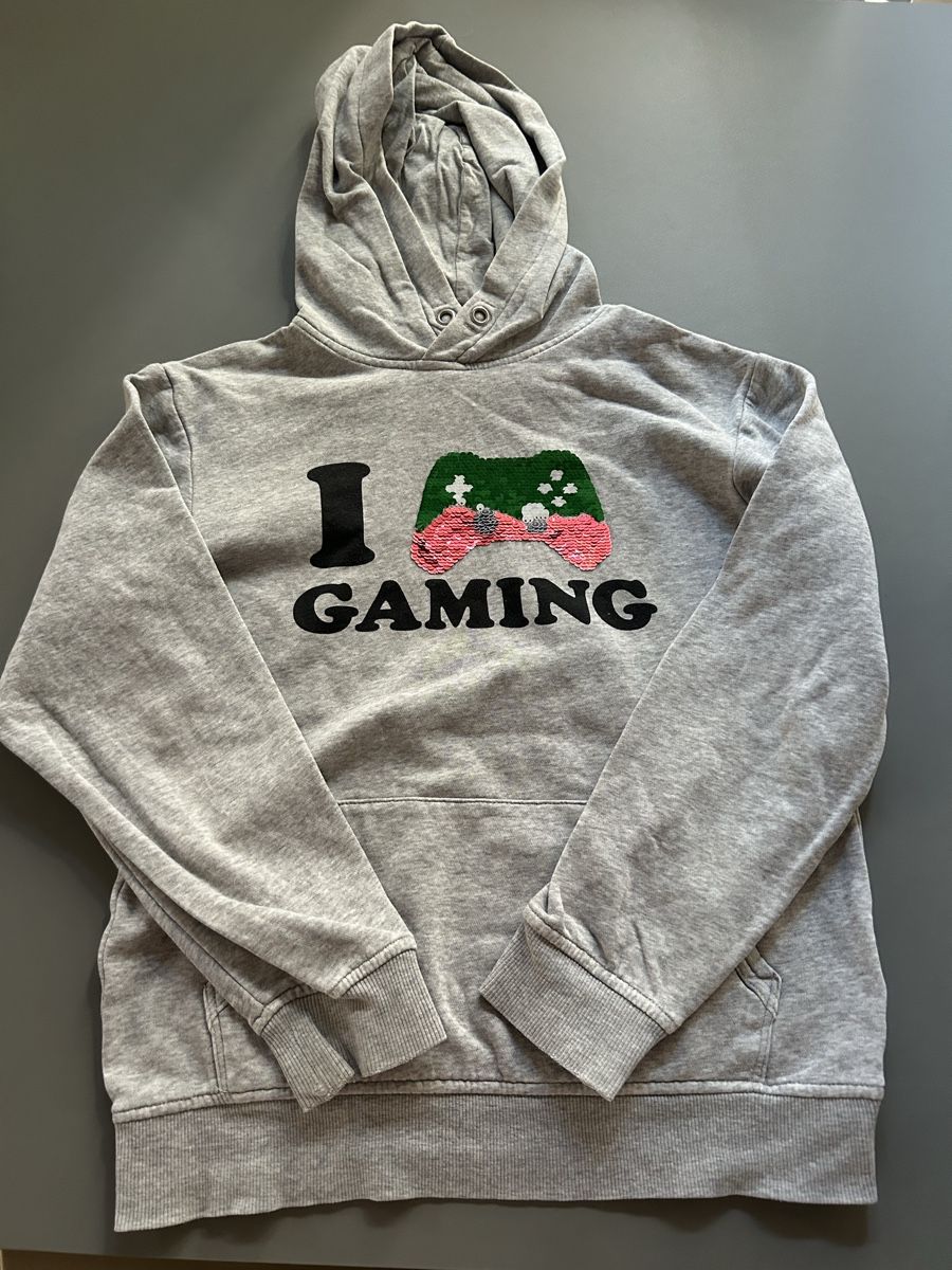 Pullover & Sweatshirts: Sweat à capuche – Gebraucht aus Founex von etswang