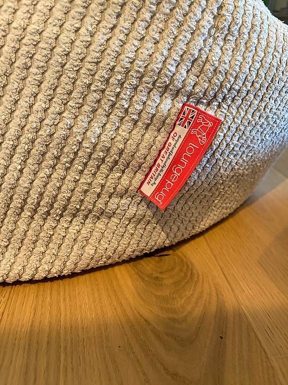 Fauteuils: Lounge Pug Sitzsack + Sitzhocker – D'occasion à Winterthur par sto_n6lj 2