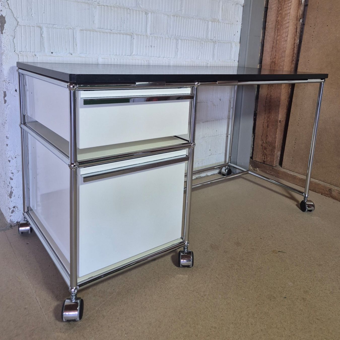 USM Scrivanie: Usm Haller Small Office (tisch) – Usato da Nidau venduto da Eisblume 1