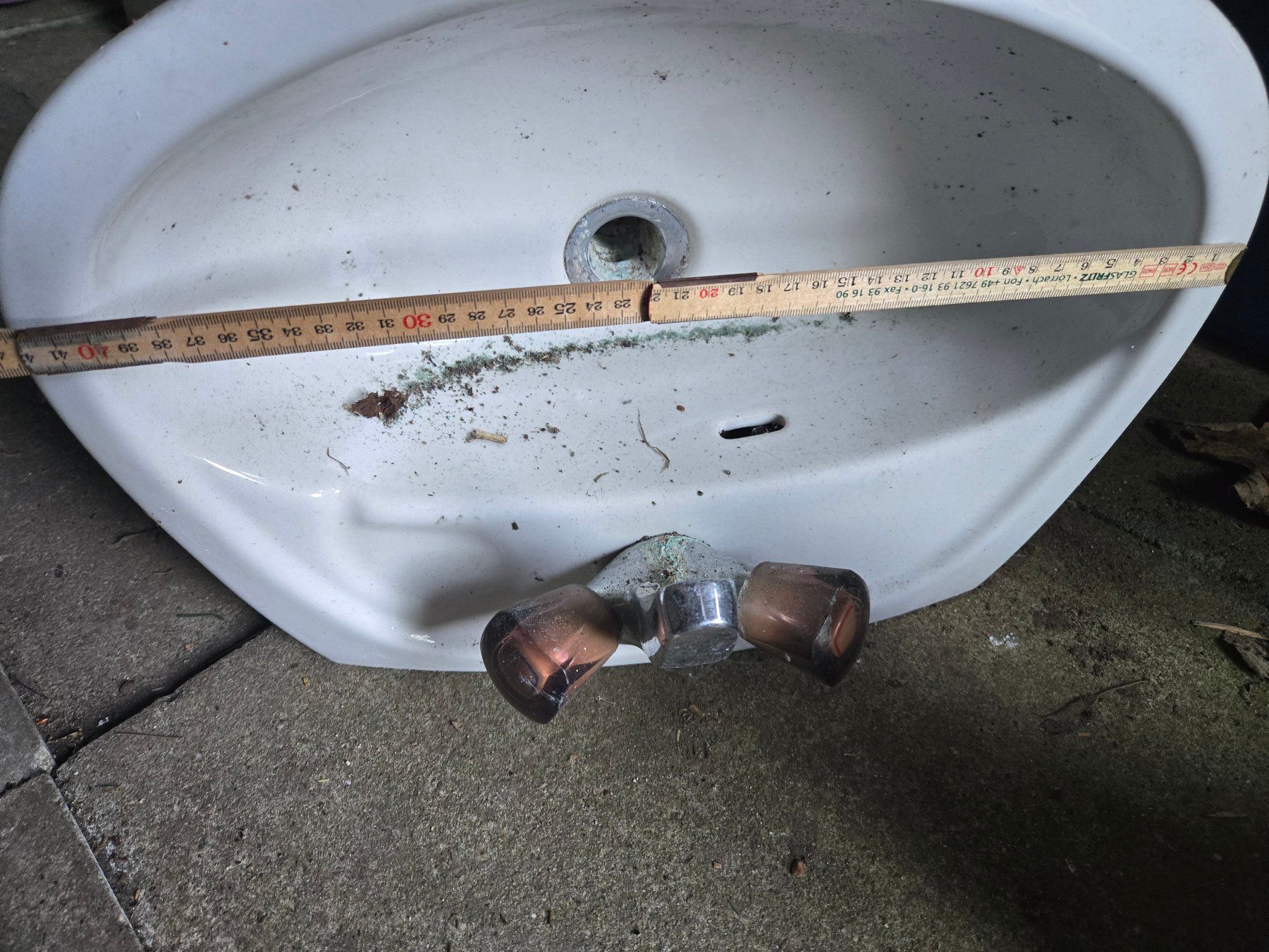 Lavabi & lavandini: Waschbecken Keramik mit Armatur! – Usato da Delémont venduto da mvl_l76c