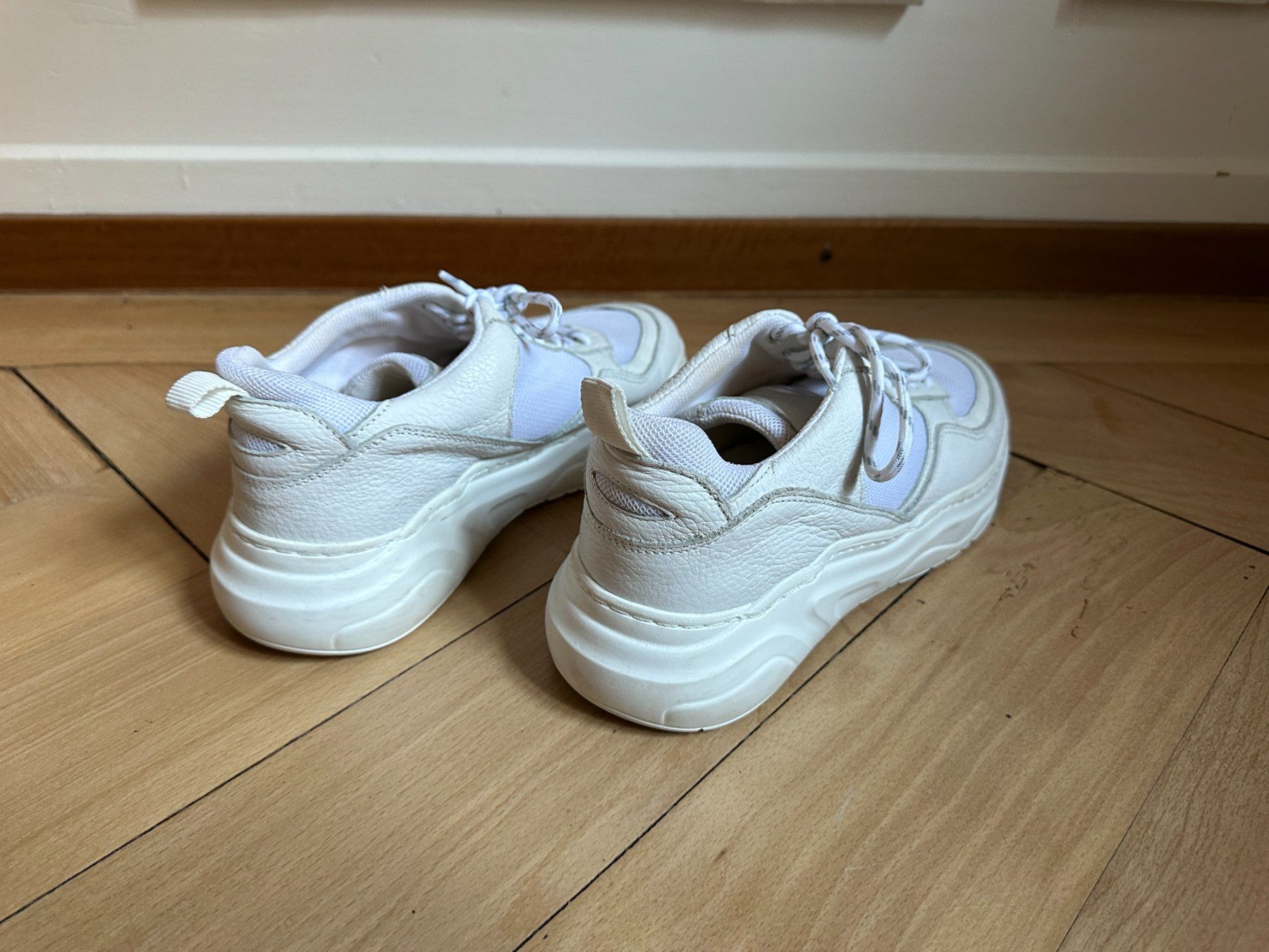Damenschuhe: Sneaker weiss 39 – Gebraucht aus Zürich von Diazaio 2