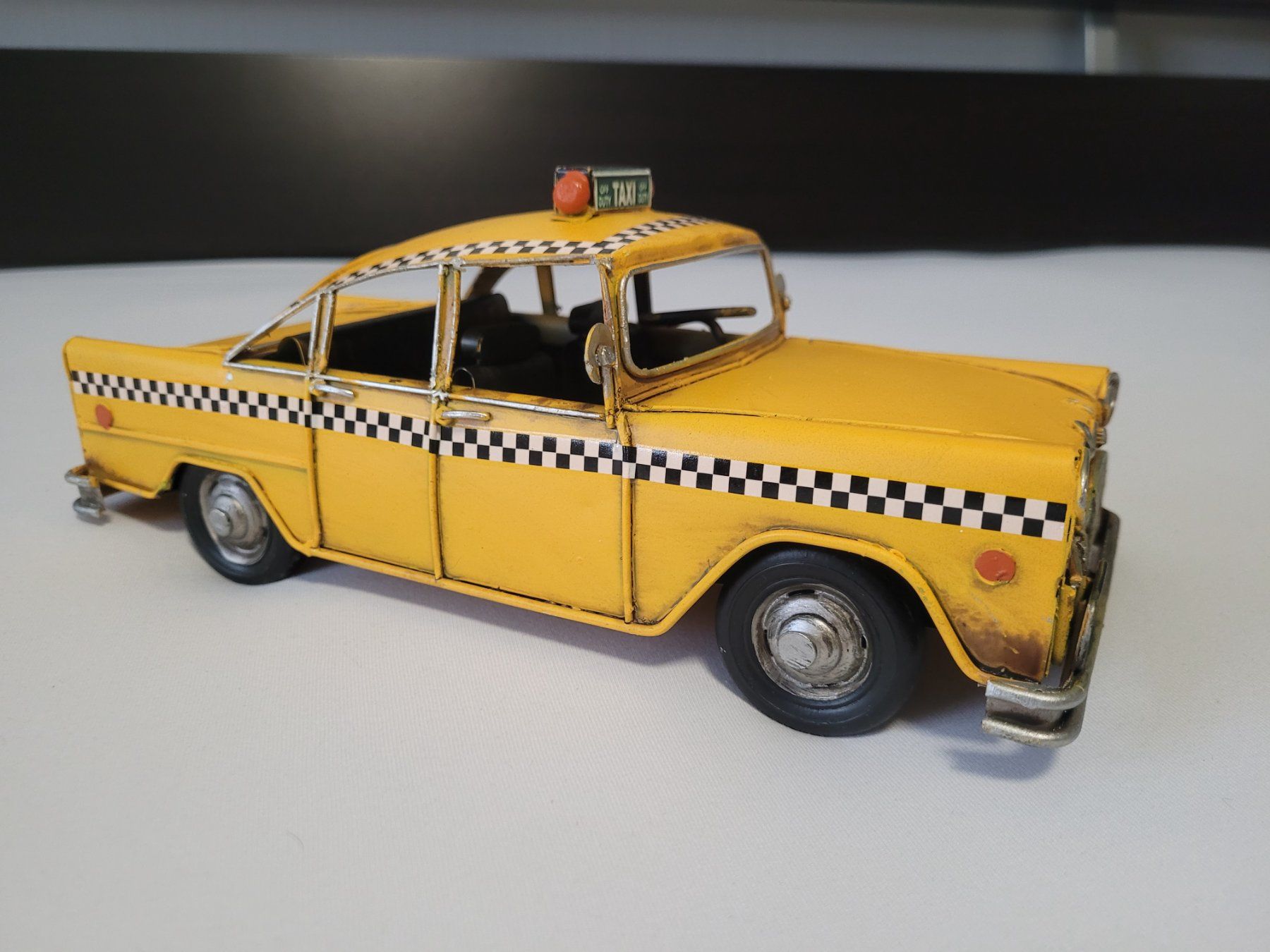 Tutte le decorazioni: Taxi en métal décoration – Nuovo e nell'imballaggio originale da Courtaman venduto da Bluejazz 2