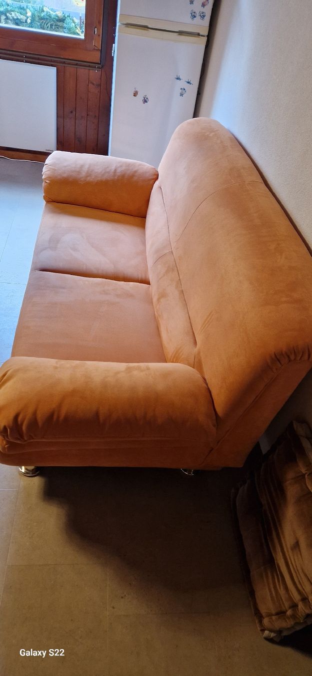 Divani: gemütliches 2er und 3er sofa. gebraucht – Usato da Oeschseite venduto da Zuzuille28 2