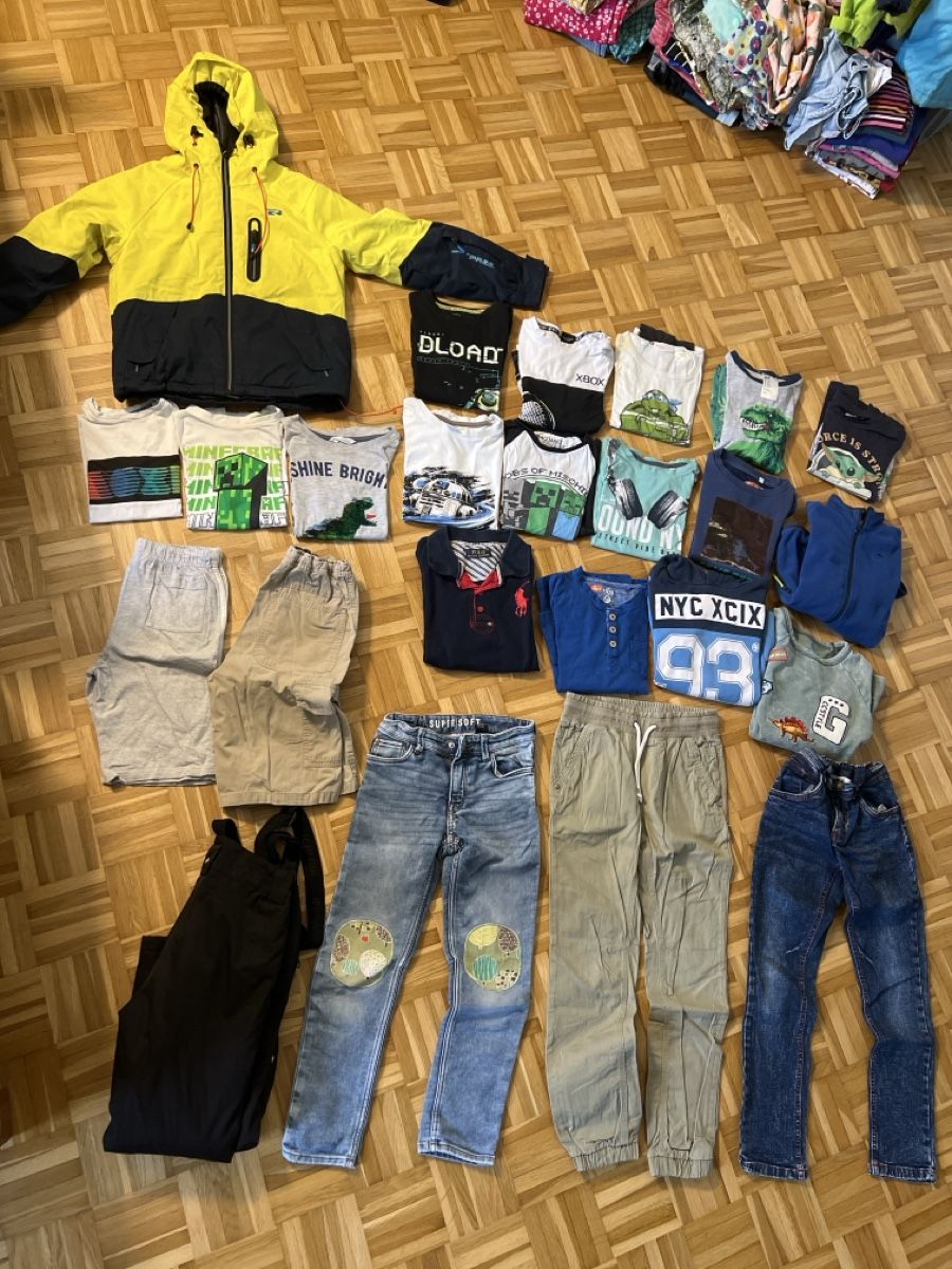 Lotti & Set di vestiti: Kinderkleider Paket Junge, Grösse 122/128 – Usato da Zuchwil venduto da Commander0