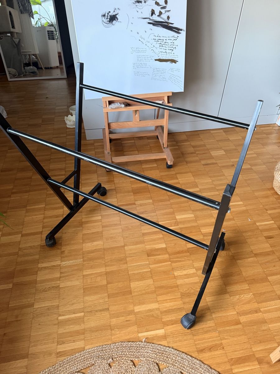 Ladenausstattungen & Messebau: Newspaper Rack Metal Black on Wheels Good Condition – Gebraucht aus Basel von kar_p7sd 1