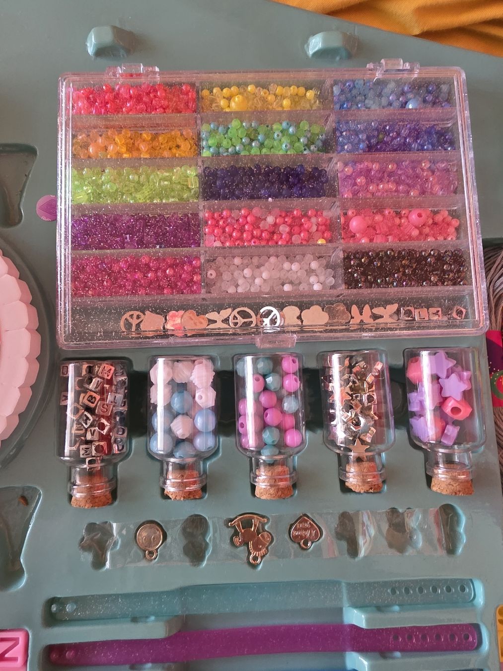 Kit bricolage: So Beads Schmuckset Einzelteile fehlen oder benutzt – Usato da Zürich venduto da Alibaba1234 7