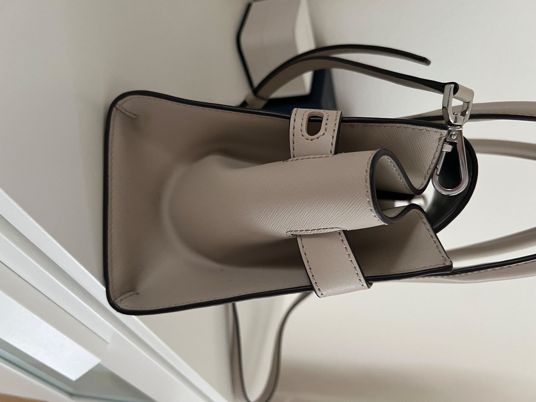 Michael Kors Borse da donna: Sac à main Michael Kors beige, état neuf! – Usato da Vevey venduto da Aiaram_059k 3