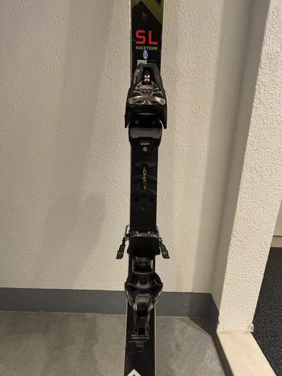 Völkl Skis: Ski - Völkl – D'occasion à Fribourg par kru_gyn7 1