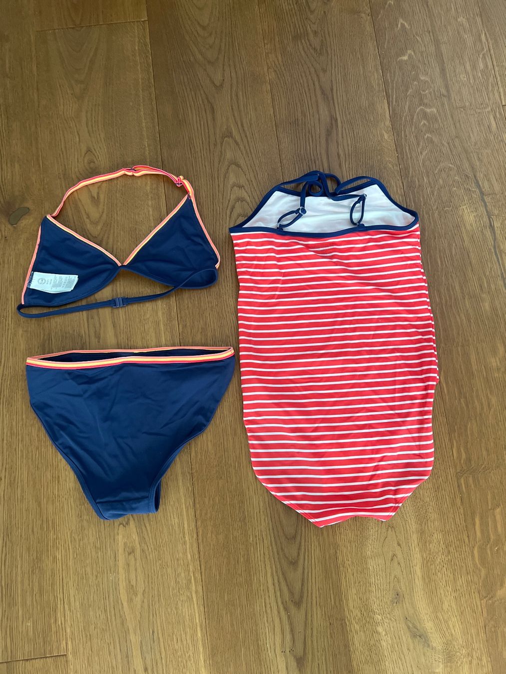 Costumi da bagno & Bikini: Bikini & Badekleid von Tchibo - Grösse 158/164 – Usato da Aesch BL venduto da Goldfish13 1