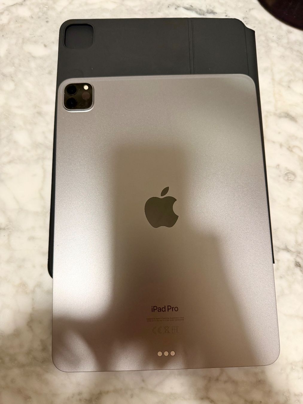 Apple Tablet PC: iPad Pro 11 Zoll , 4 Generation , 128 GB - Magic Keyboard – Gebraucht aus Zürich von Ensonador 1