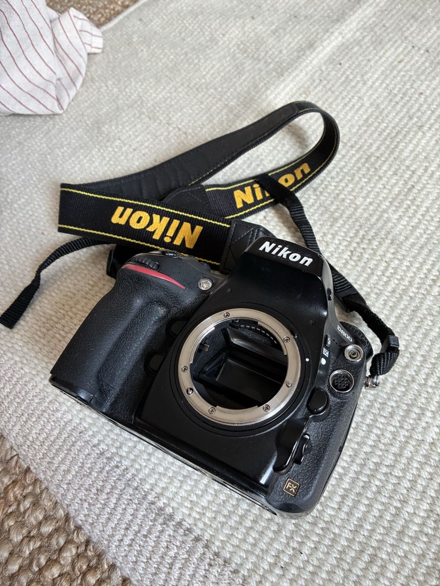 Nikon Fotocamera: Nikon D800 FX case – Usato da Bern venduto da wisemagpie