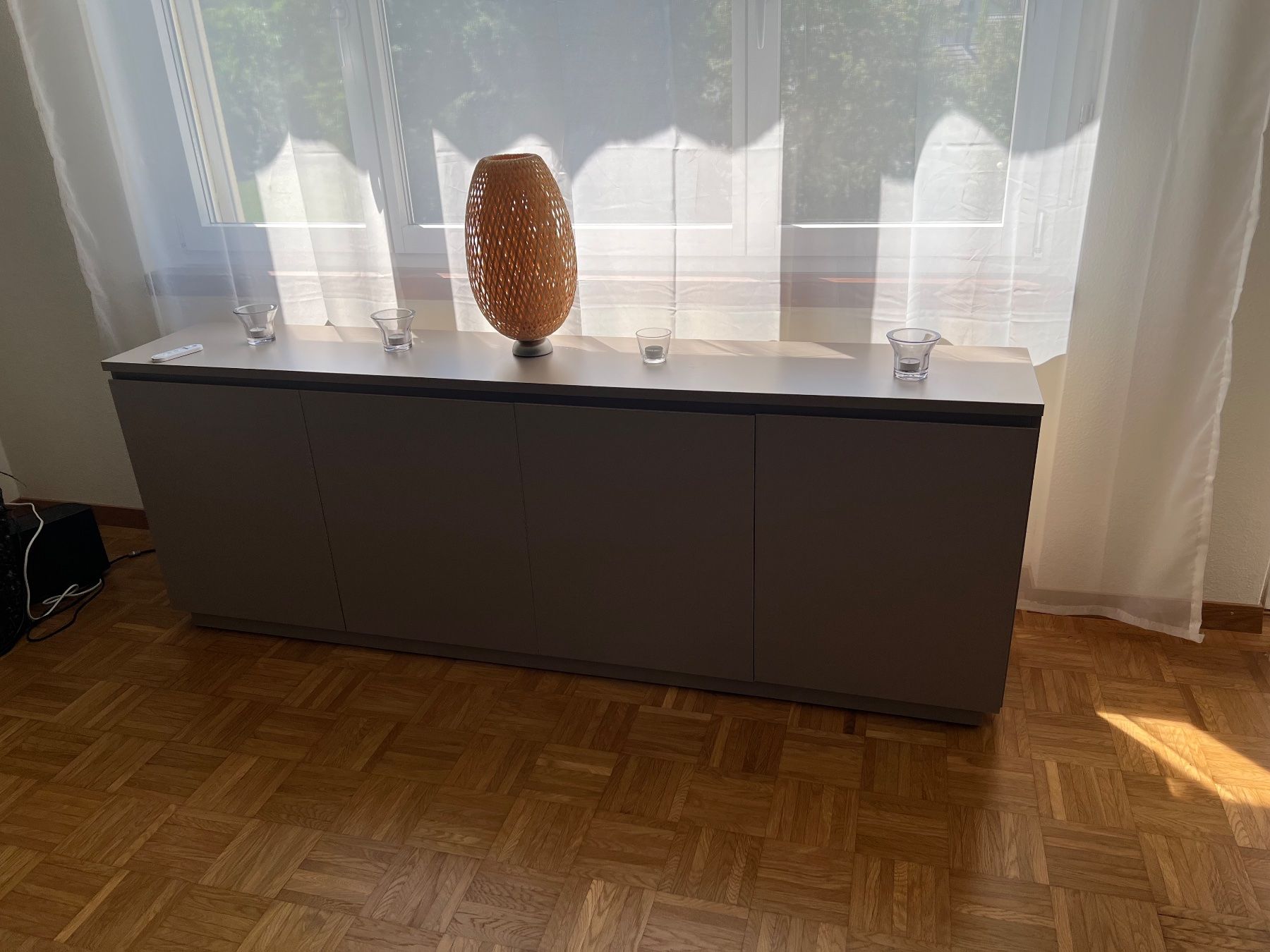 Commodes: Sideboard , wie neu nur 3 Monate alt – D'occasion à Bergdietikon par JJockey