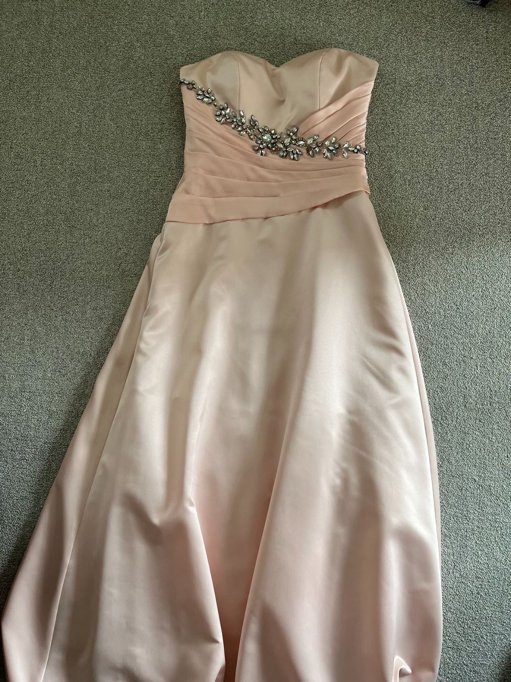 Vestiti: Abendkleid Gr 40 – Usato da Rekingen AG venduto da Barmaleus