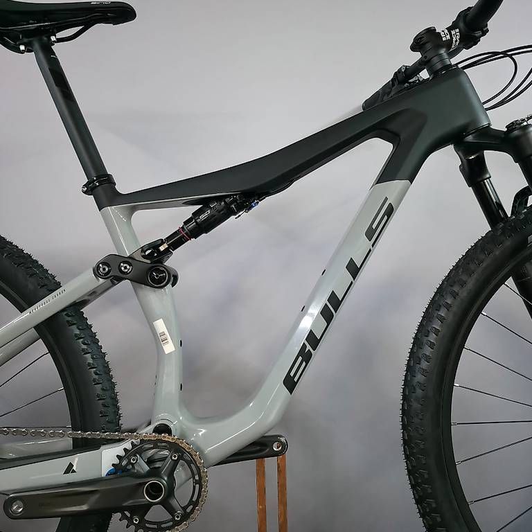Bulls Velos: BULLS MOUNTAINBIKE FULLY CARBON – Neu und originalverpackt aus Tübach von KL-Bikes 6