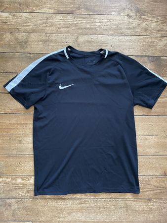 Nike T-Shirt schwarz Grösse L guter Zustand