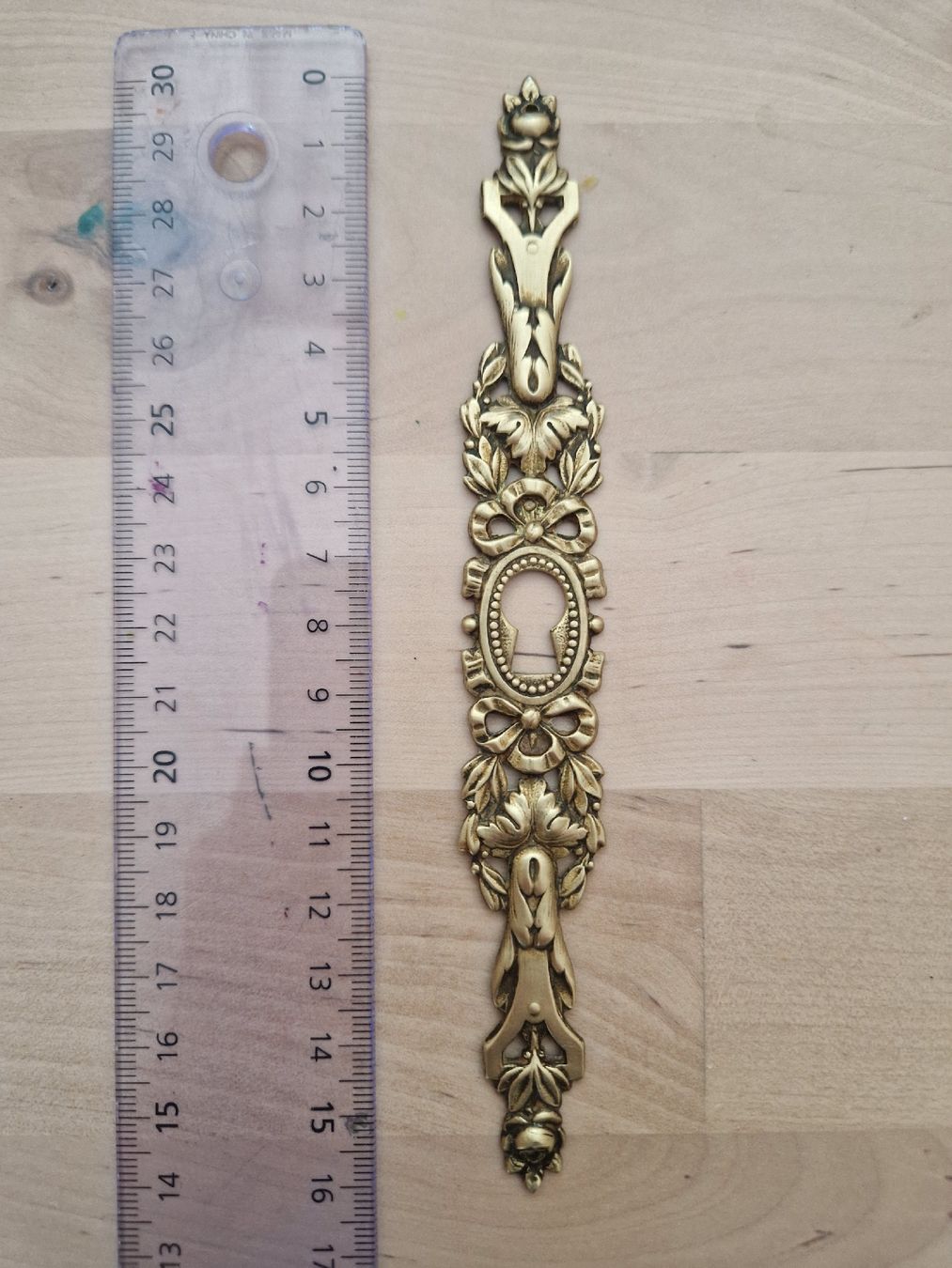 Ferramenta: Ornement décoratif vintage – Usato da Bern venduto da MaurineBeauregard
